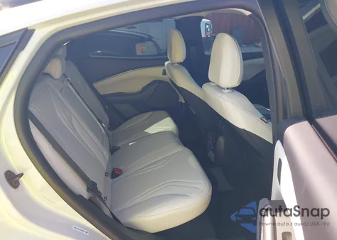 2023 Ford Mustang Mach-E Premium z USA, uszkodzony, nr VIN 3FMTK3SU1PMA62874